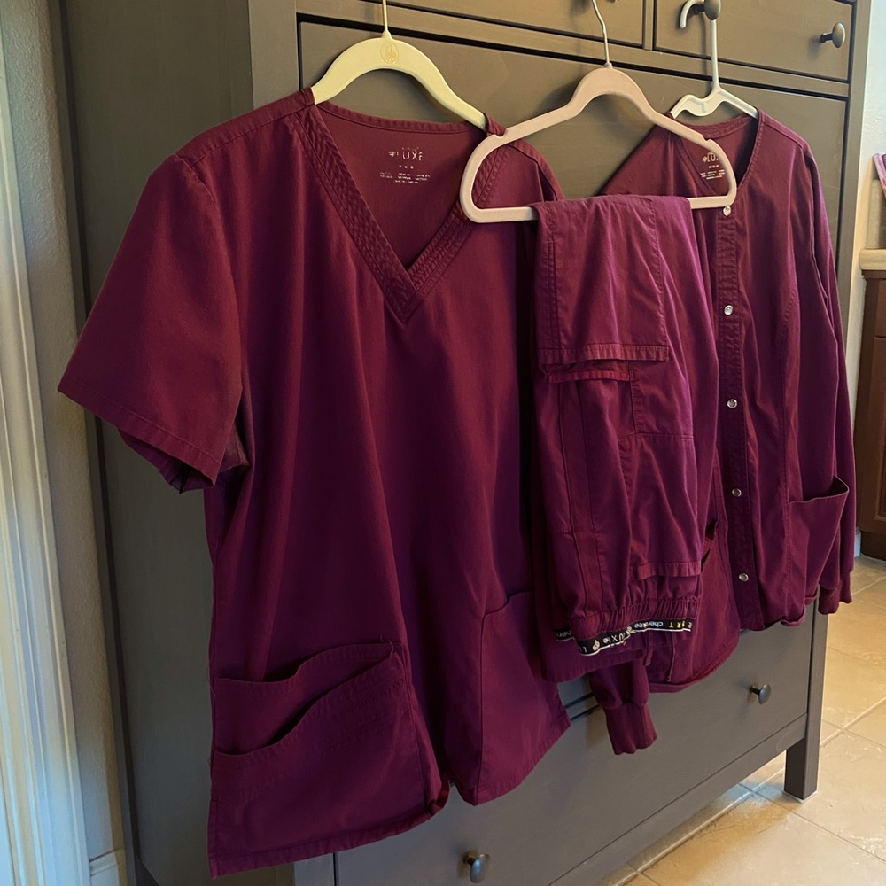 Cherokee Luxe Scrub Set in Wine Size M Medium Top, Jacket, & Pants